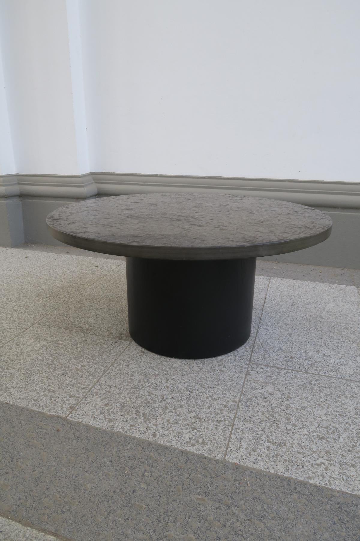 Round couch table with black slade plate by draenert studios - Pierre - Années 90