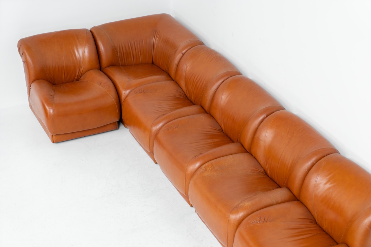 Modular sofa by Doimo Salotti (Italy, 1970s). - Leather - 1970s