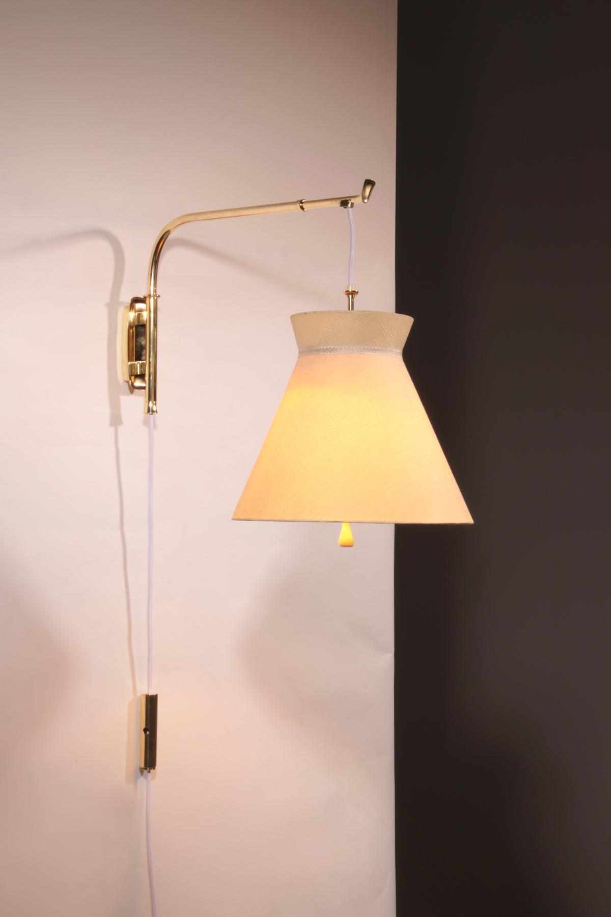 Elegant 1950s Italian Brass Diabolo Wall Lamp very rare - Brass - 1950s