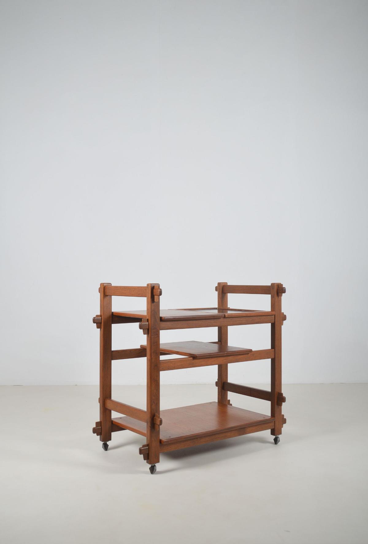 Brutalist serving trolley with interchangeable trays, 1970s - Bois - Années 70