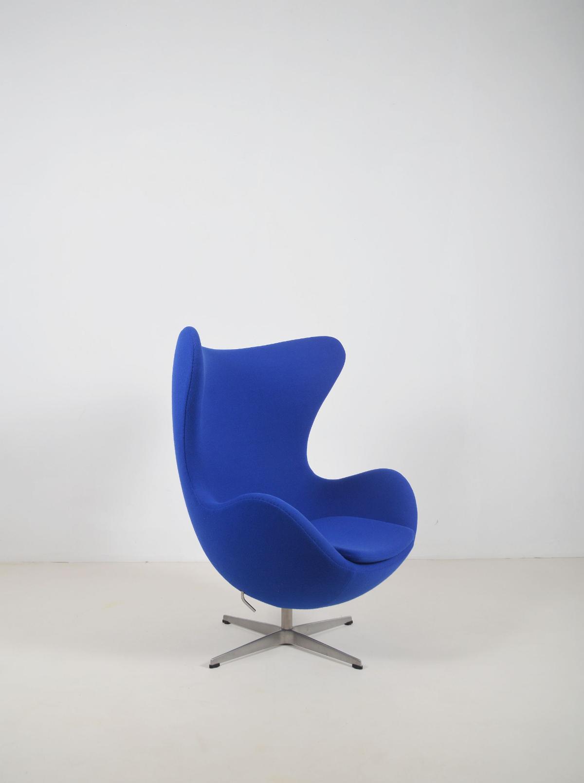 Egg Chair designed by Arne Jacobsen for Fritz Hansen - Fabric - 1950s
