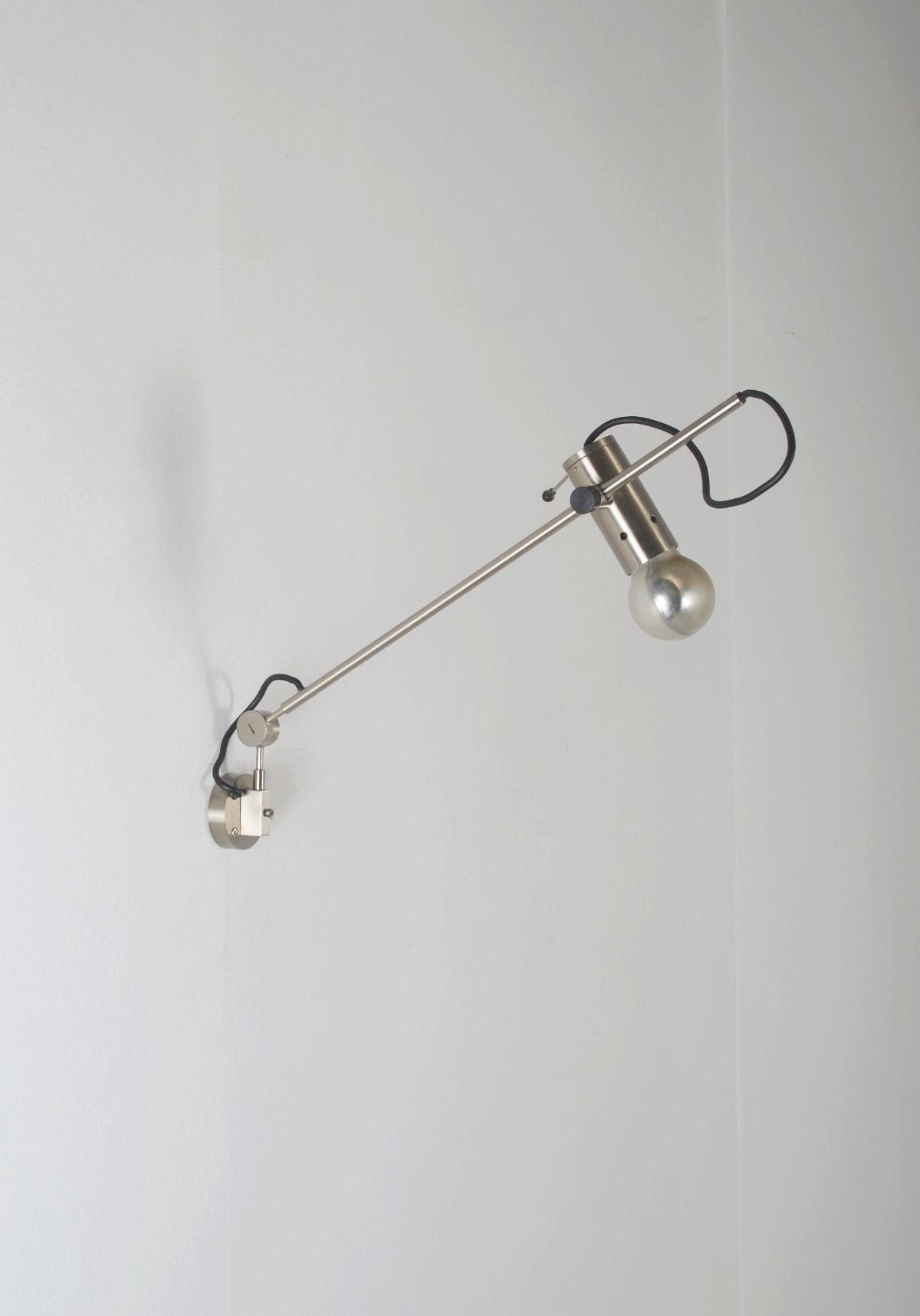 Minimalist wall lamp '194' by Tito Agnoli for Oluce, 1950s - Metal - 1950s