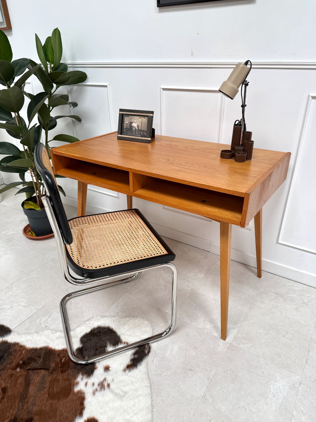 Bureau pieds compas