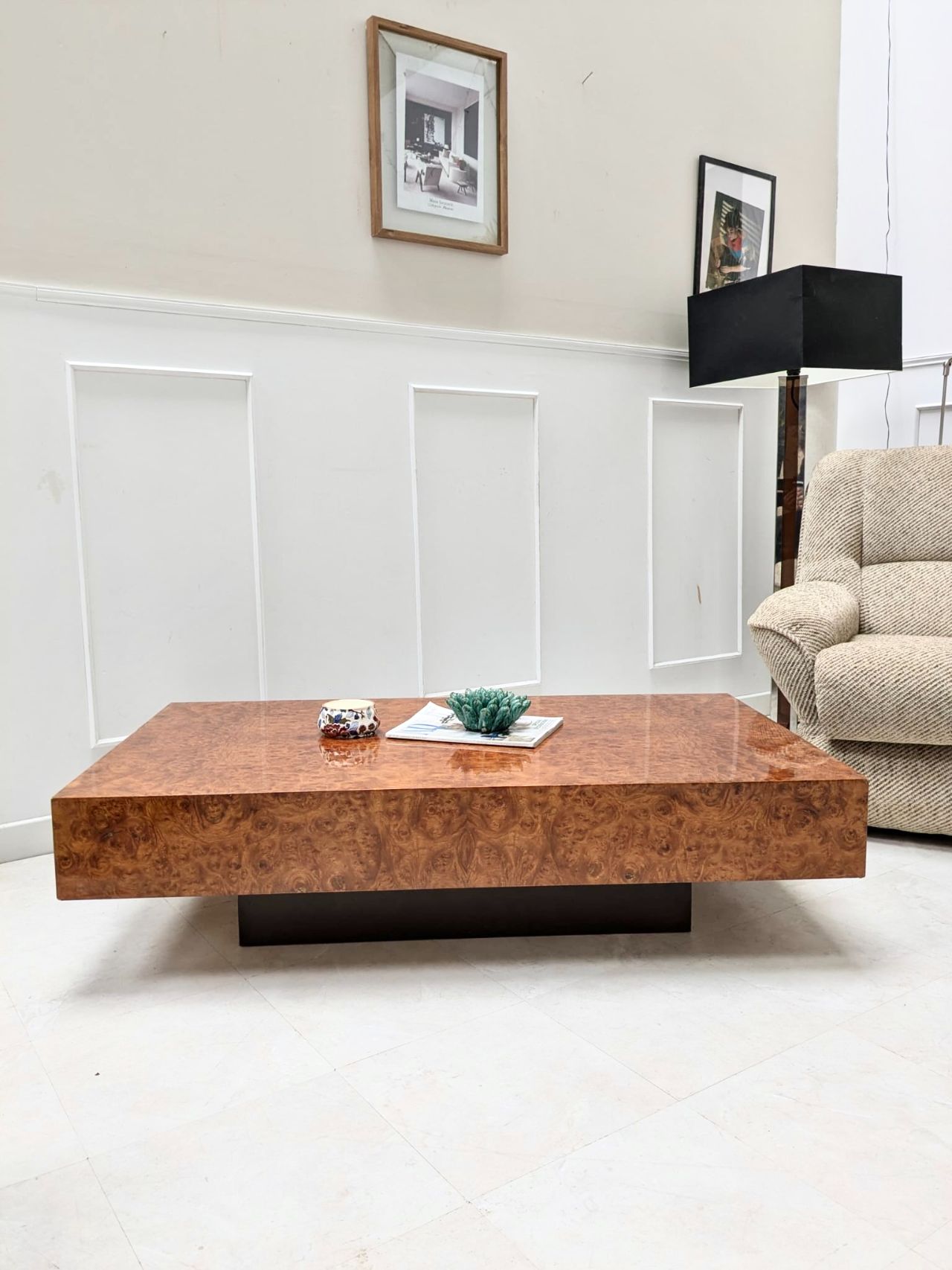 Table basse en loupe d'orme